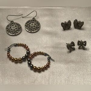 ♥️ 4 sets of costume jewelry sets.